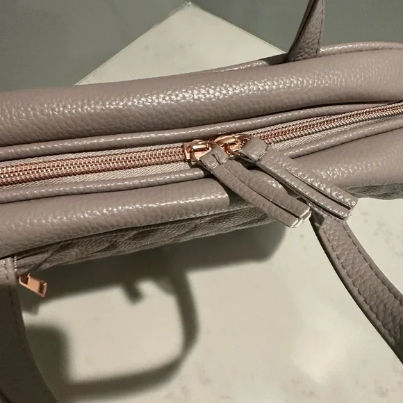 Leather Toiletry Travel Bag for Women - Large Cosmetic Size - Picture 8 of 11